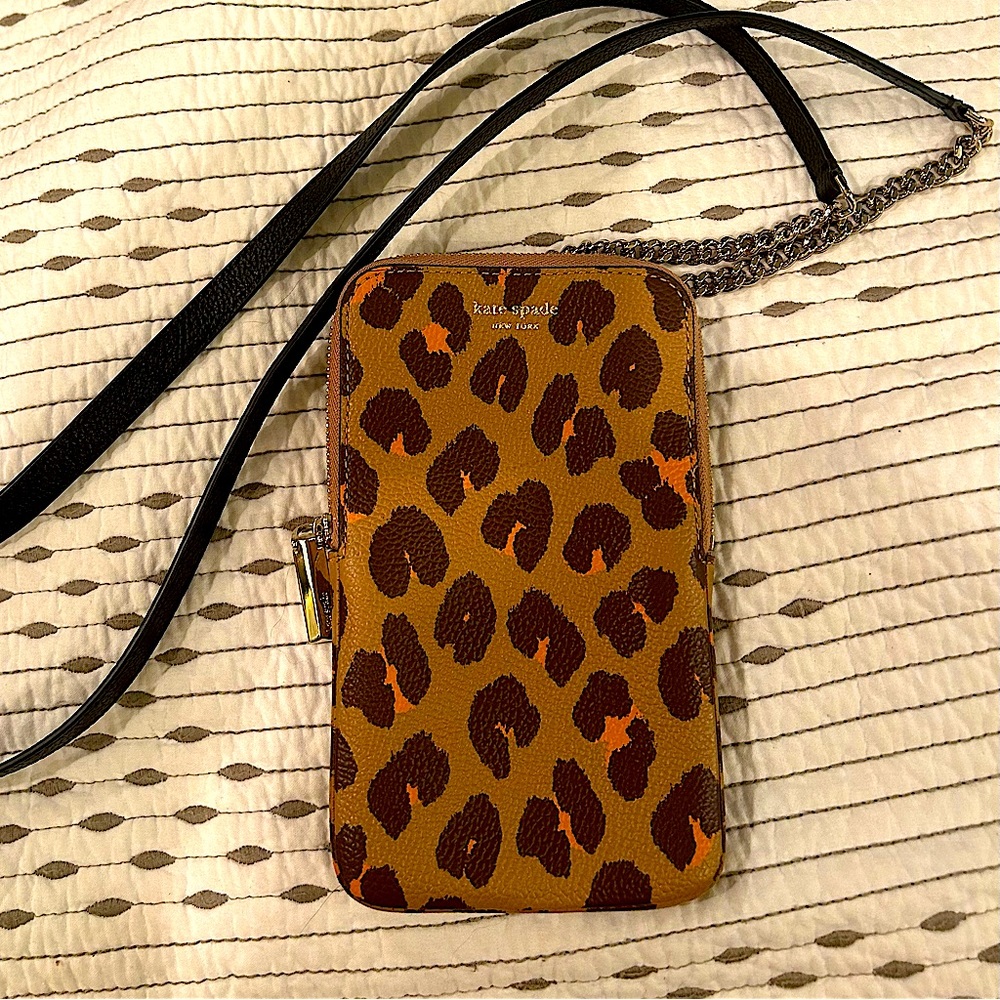 Kate Spade crossbody phone bag-like new condition